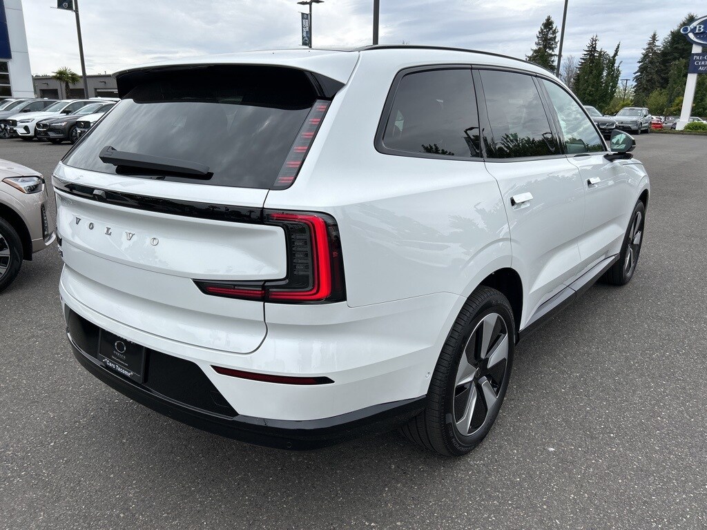 2025 Volvo EX90 Twin Motor Plus photo 2