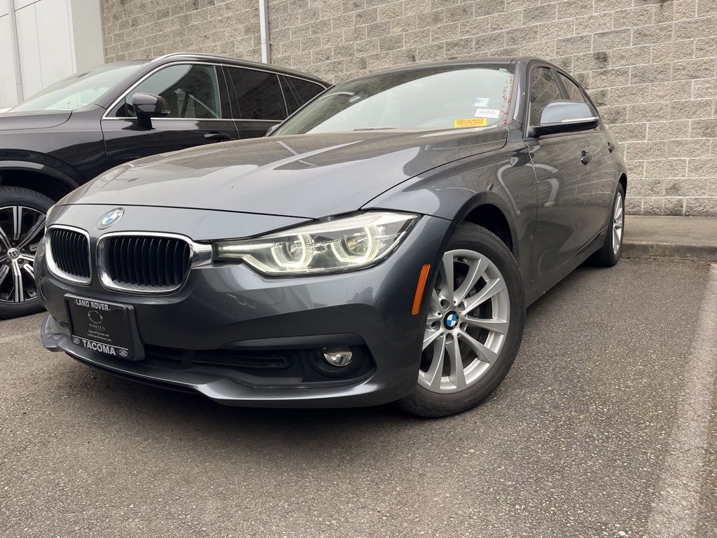 Used 2018 BMW 3 Series 320i xDrive Sedan