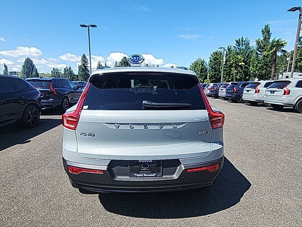 New 2026 Volvo XC40 B5 Plus SUV