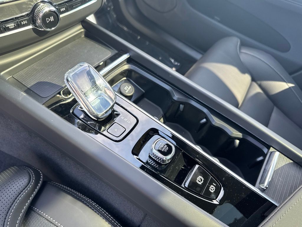 2026 Volvo XC60 Ultra - Photo 13