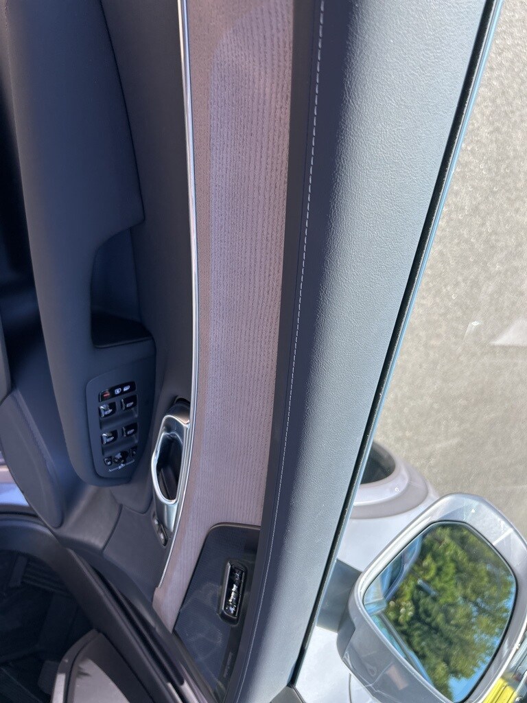 2026 Volvo XC90 B5 Plus photo 3
