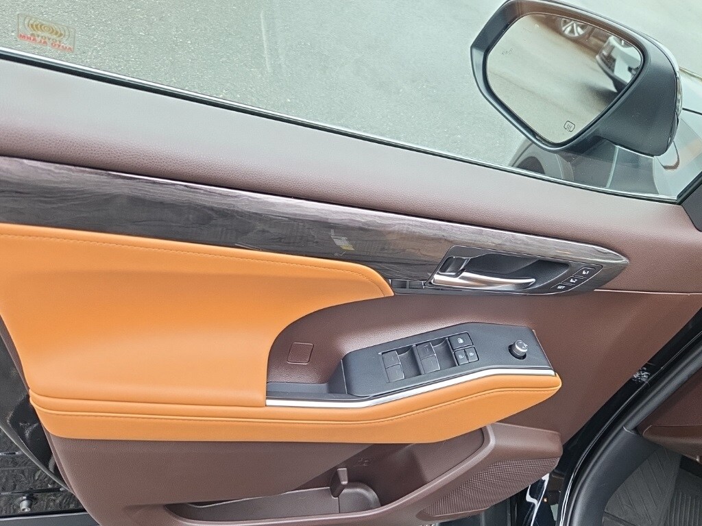 2020 Toyota Highlander Hybrid Platinum photo 3