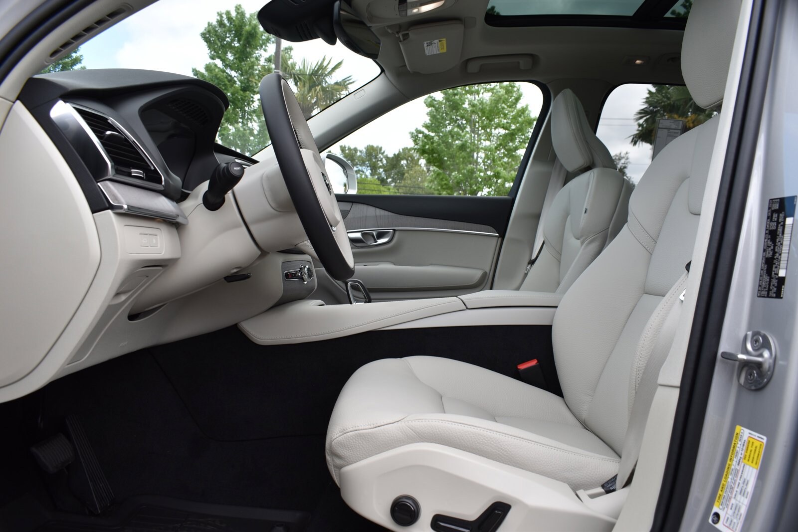 2024 Volvo XC90 Recharge T8 Plus photo 4