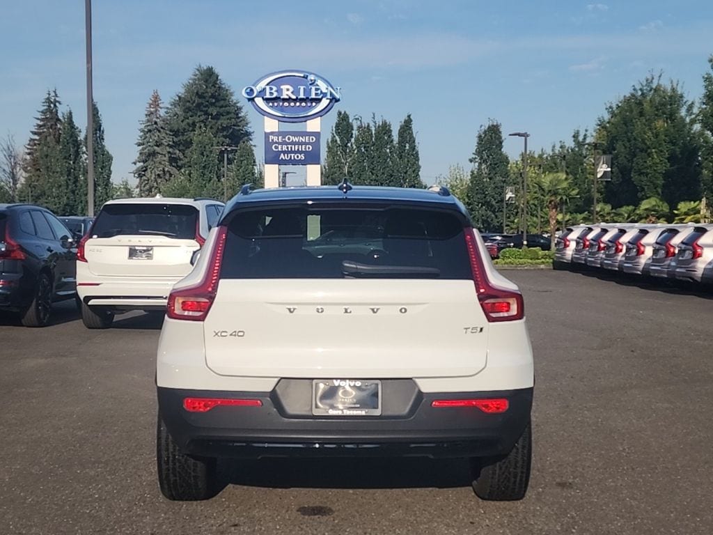 Used 2022 Volvo XC40 R-Design SUV