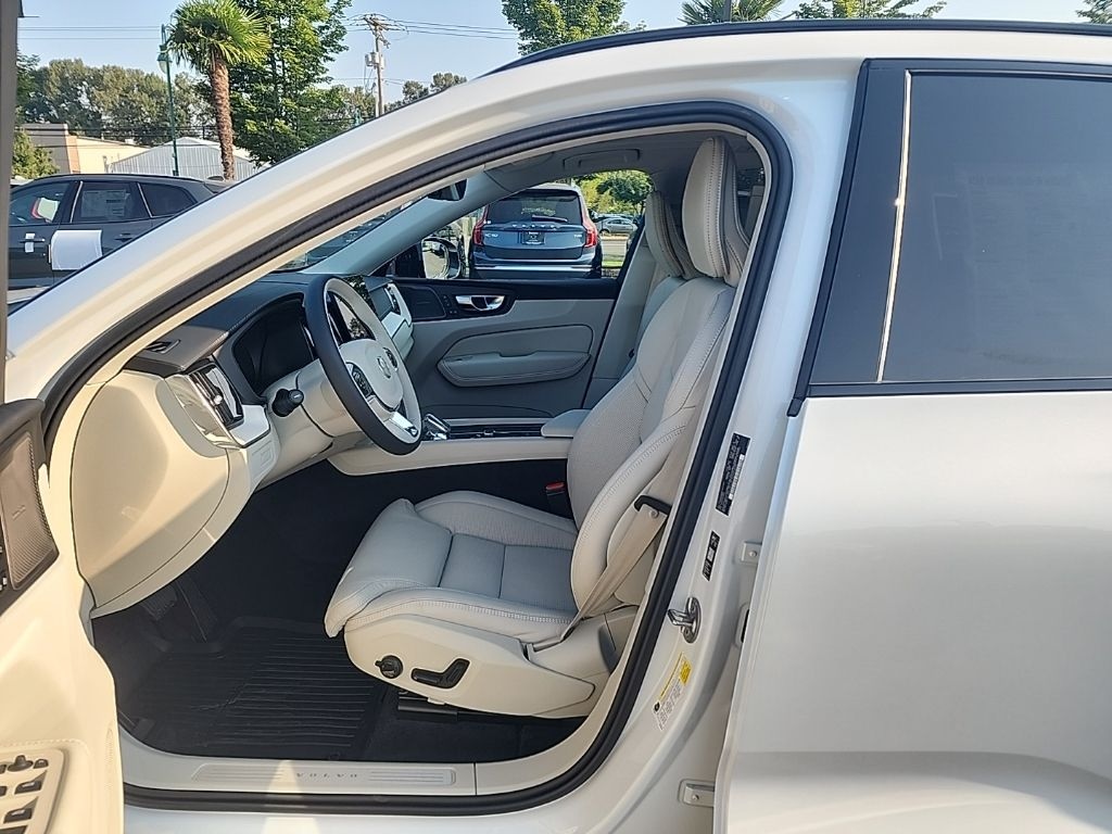 New 2026 Volvo XC60 plug-in hybrid T8 Ultra SUV