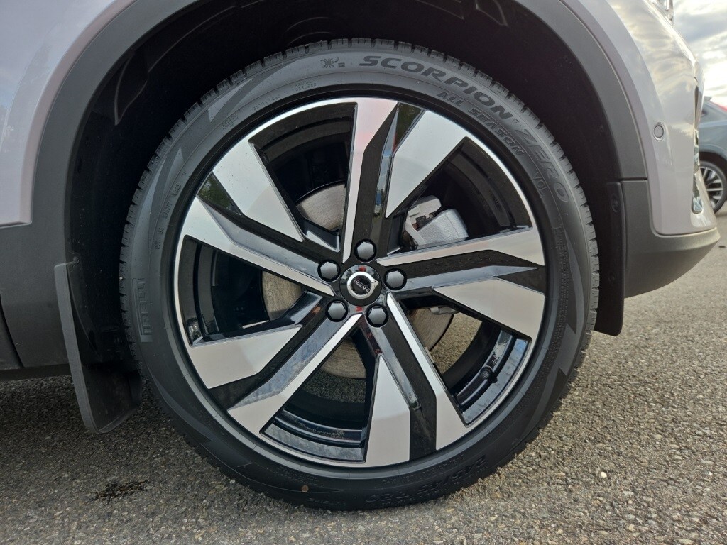 2026 Volvo XC40 Ultra - Photo 10