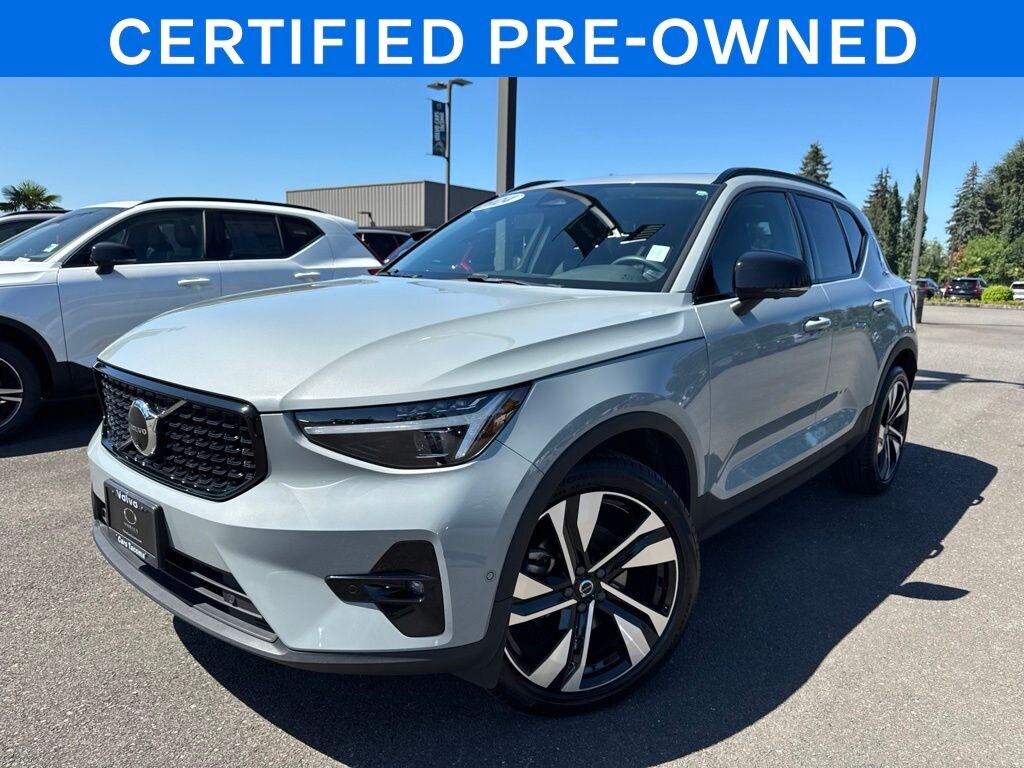 Used 2024 Volvo XC40 B5 Plus Dark Theme SUV