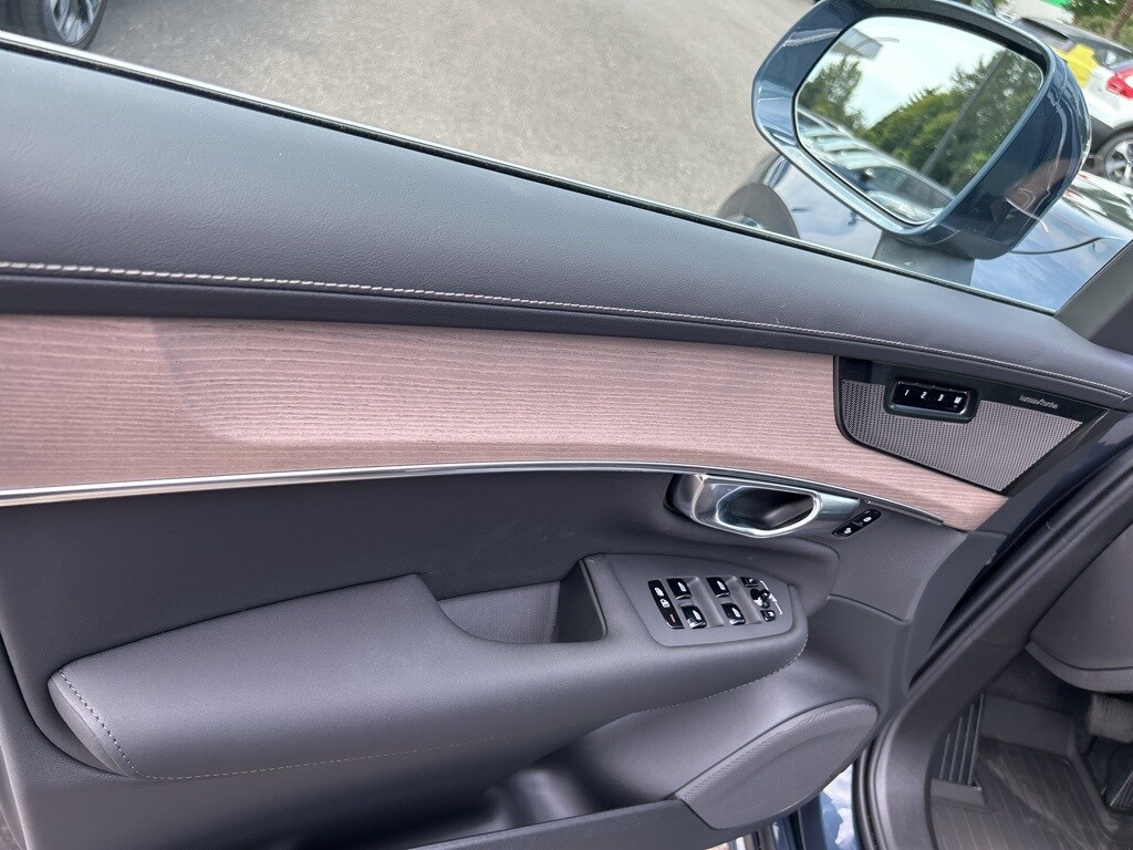 2026 Volvo XC90 B5 Plus photo 3