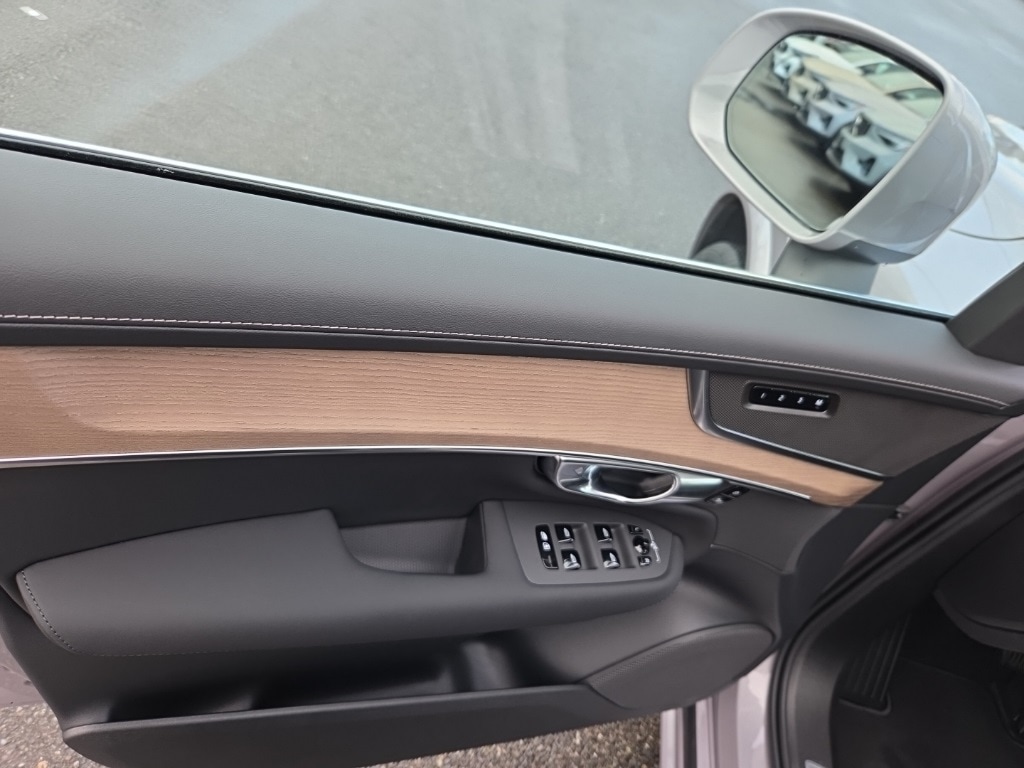 2026 Volvo XC90 Core - Photo 3