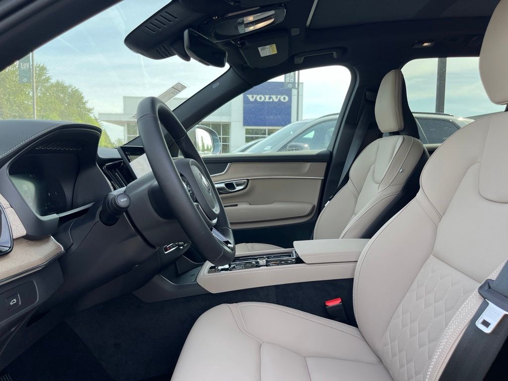 2026 Volvo XC90 Core - Photo 4