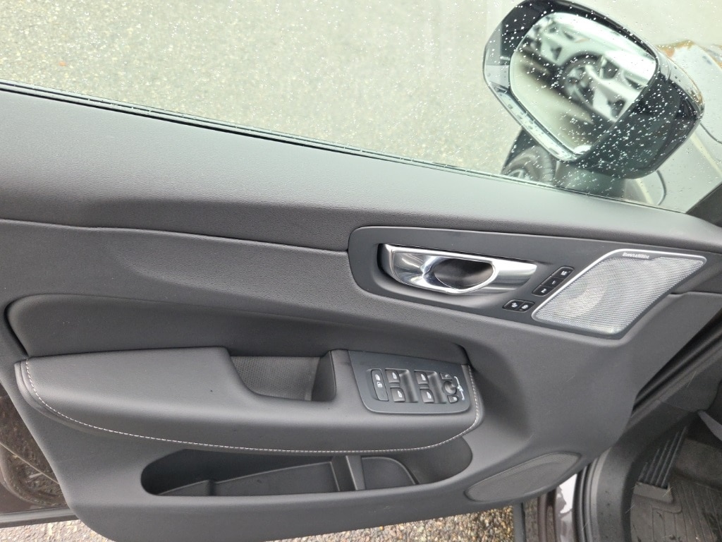 Certified 2024 Volvo XC60 Recharge Plug-In Hybrid Ultimate SUV