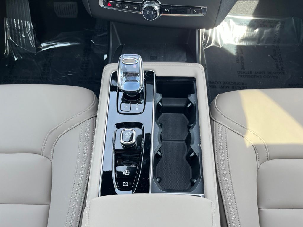 2026 Volvo XC90 Core - Photo 23