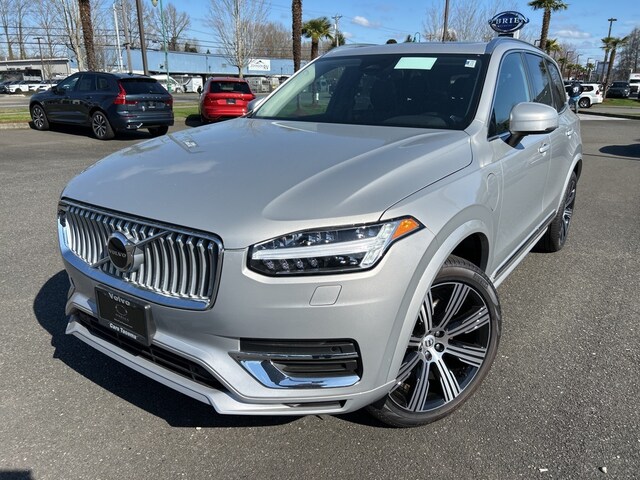 2025 Volvo XC90 plug-in hybrid T8 Core 7-Seater AWD SUV