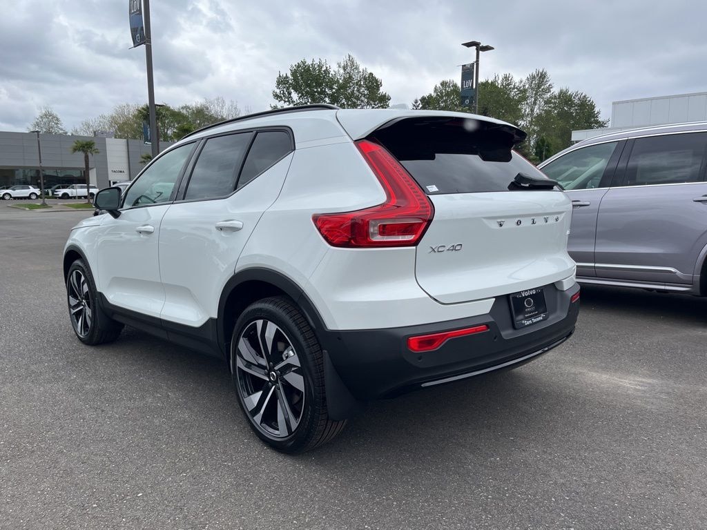New 2026 Volvo XC40 B5 Plus SUV