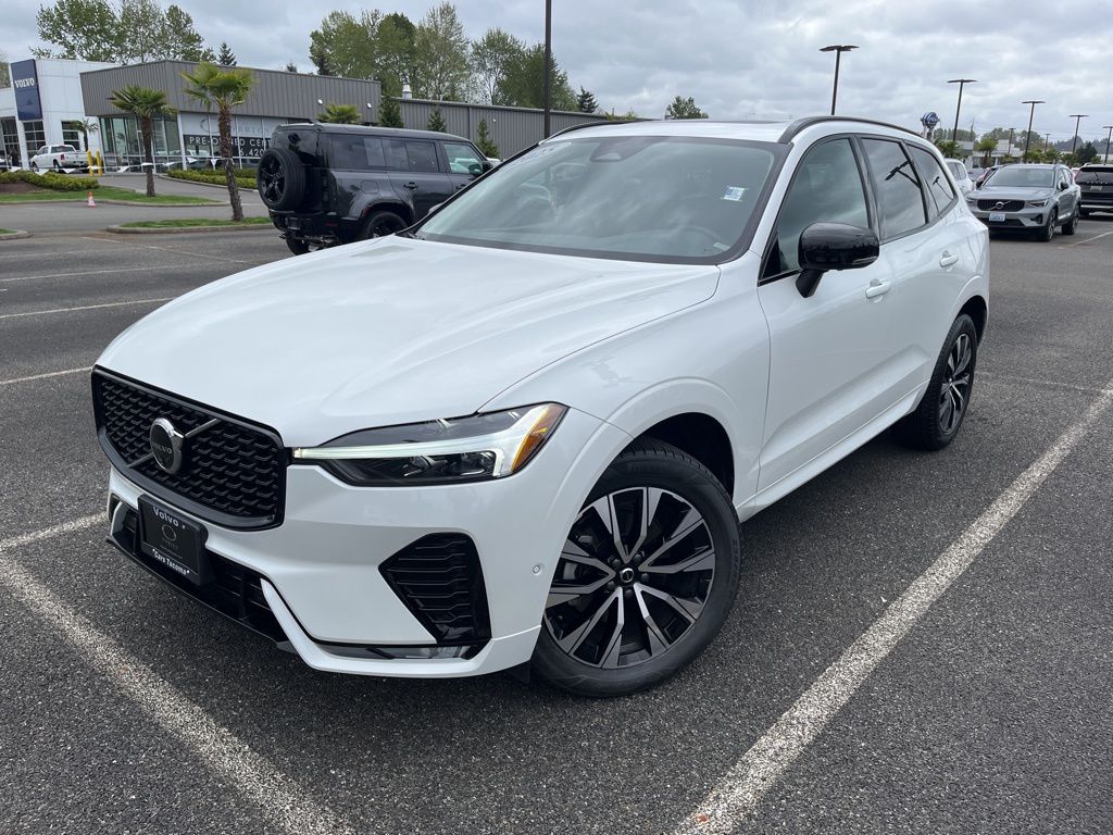 2025 Volvo XC60 B5 Plus Dark AWD's photo