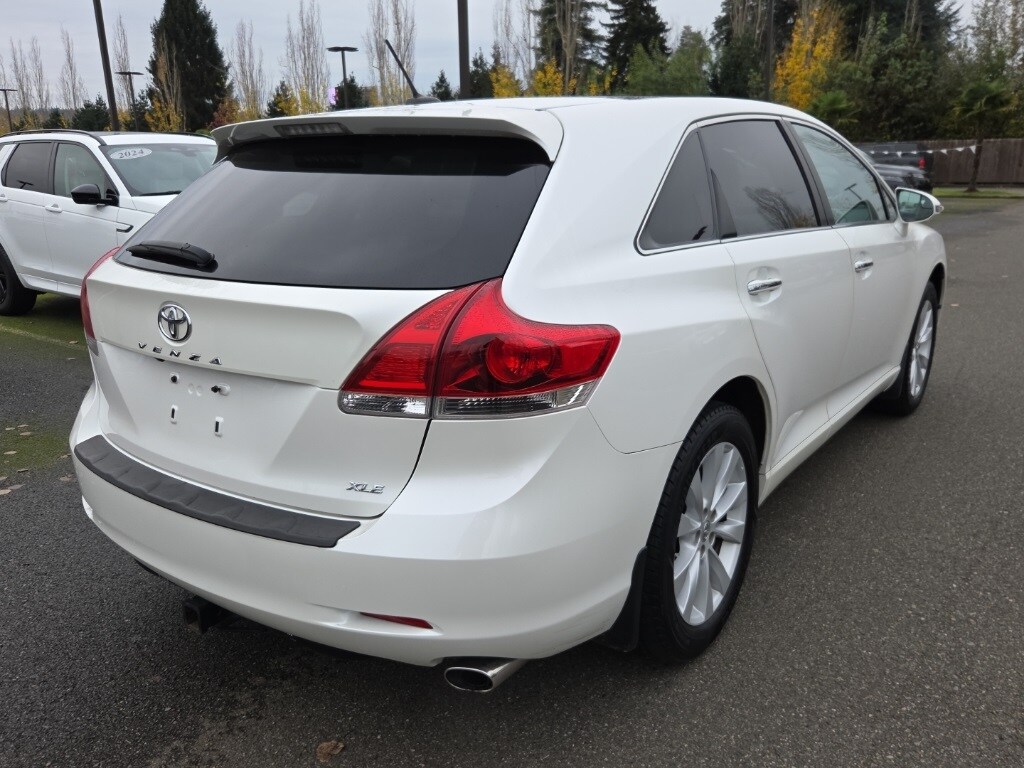 2015 Toyota Venza XLE photo 2