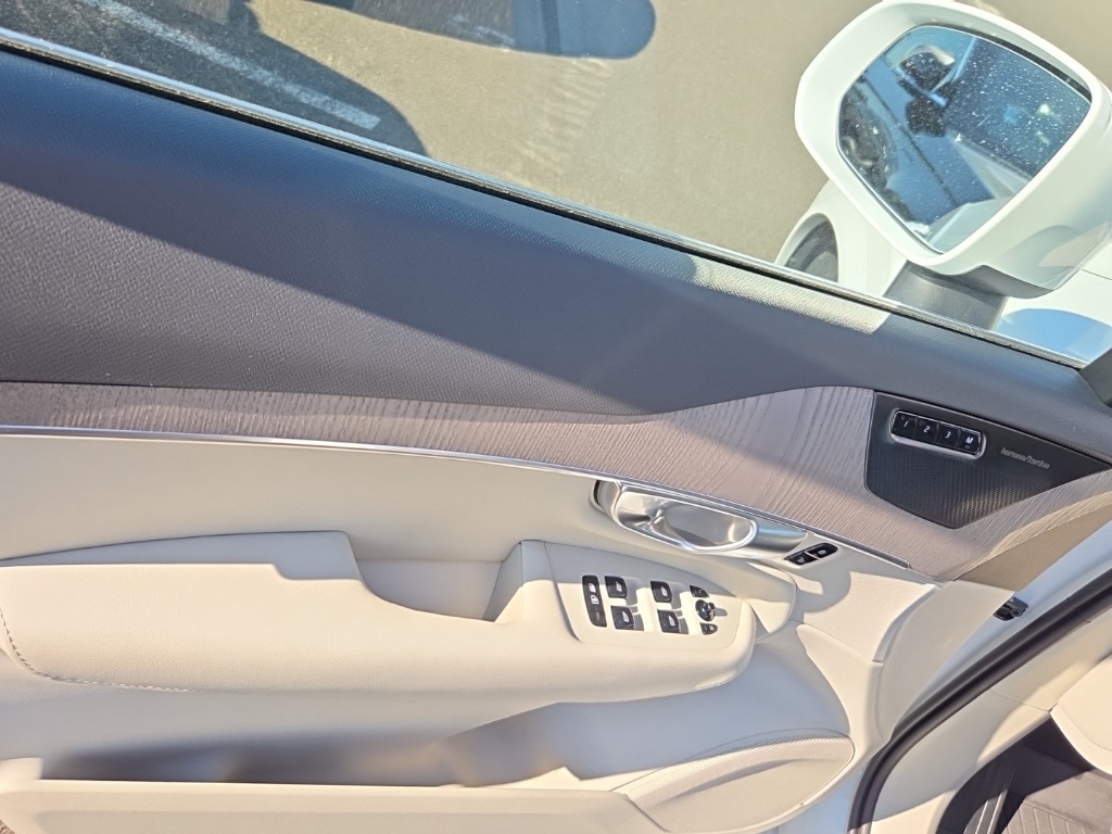 Certified 2023 Volvo XC90 Recharge Plug-In Hybrid T8 Plus Bright Theme 7 Passenger SUV