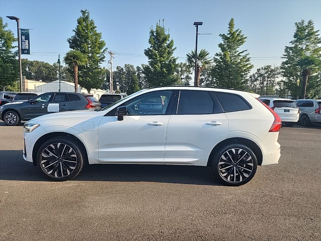 New 2026 Volvo XC60 plug-in hybrid T8 Ultra SUV