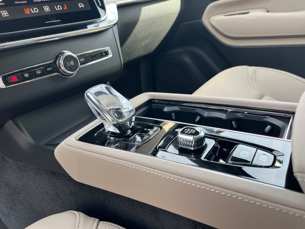 2026 Volvo XC90 Core - Photo 13