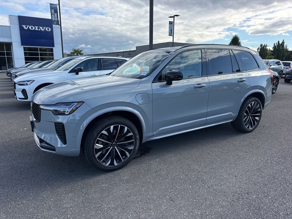 2026 Volvo XC90 T8 Recharge Ultra Dark 4WD's photo