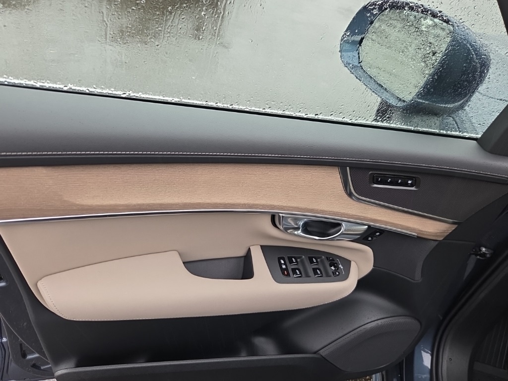 New 2026 Volvo XC90 plug-in hybrid T8 Plus 7-Seater SUV