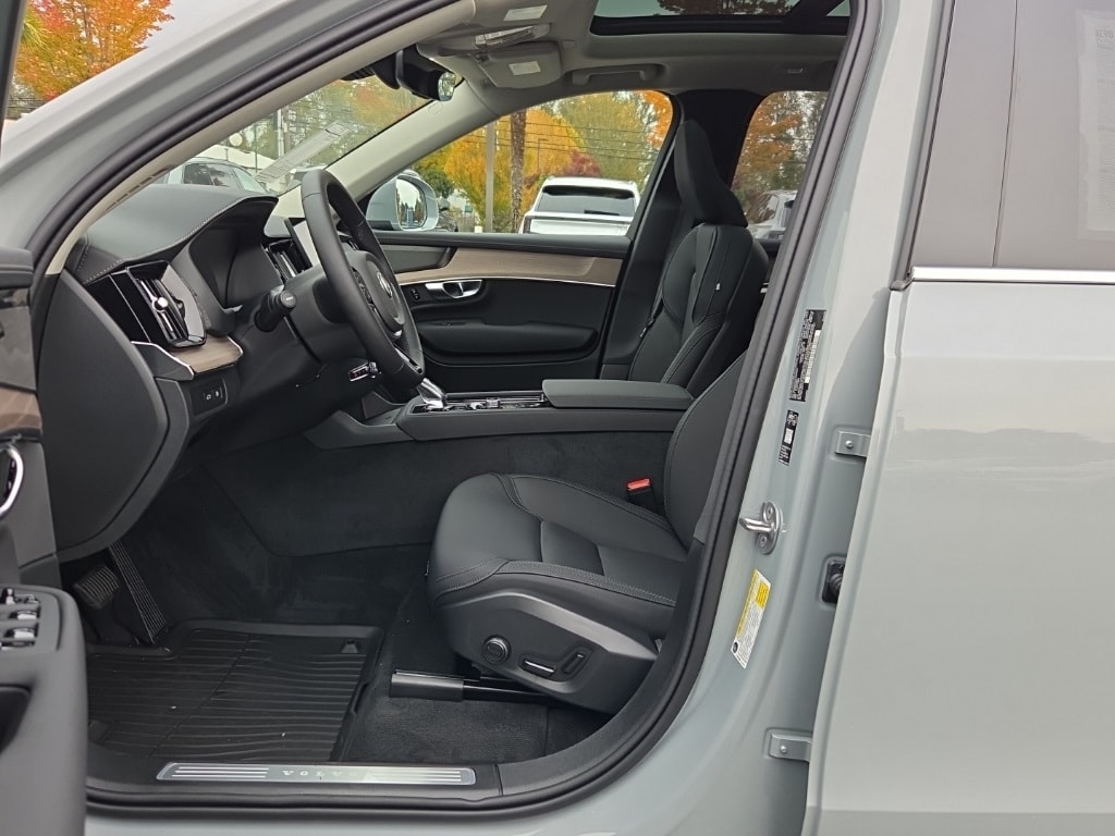 New 2026 Volvo XC90 plug-in hybrid T8 Plus 7-Seater SUV