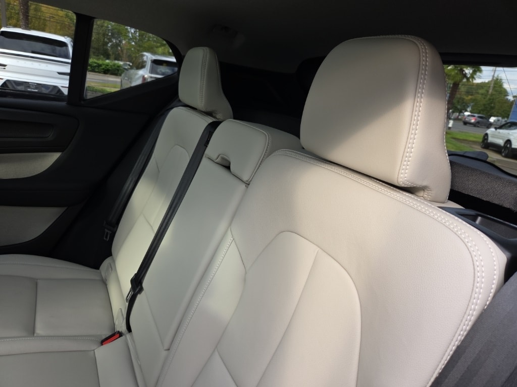 2026 Volvo XC40 Ultra - Photo 6