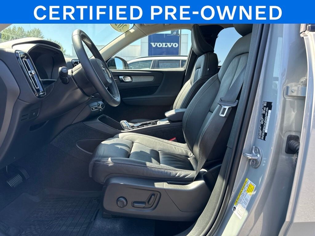Used 2024 Volvo XC40 B5 Plus Dark Theme SUV