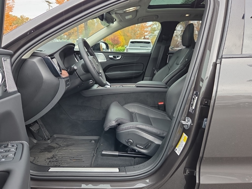 Certified 2024 Volvo XC60 Recharge Plug-In Hybrid Ultimate SUV