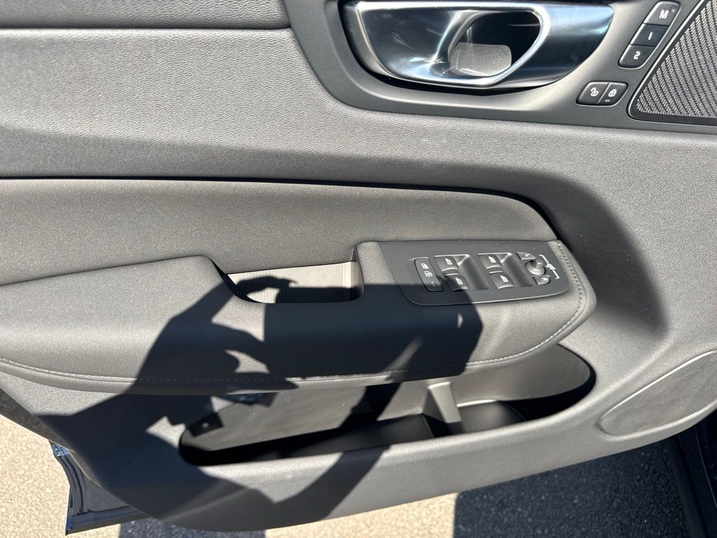 2026 Volvo XC60 Ultra - Photo 11
