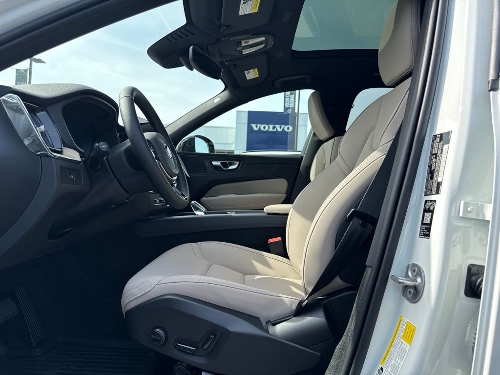 New 2026 Volvo XC60 B5 Core SUV
