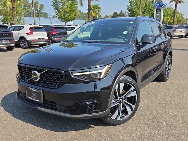 2023 Volvo XC40 Ultimate SUV