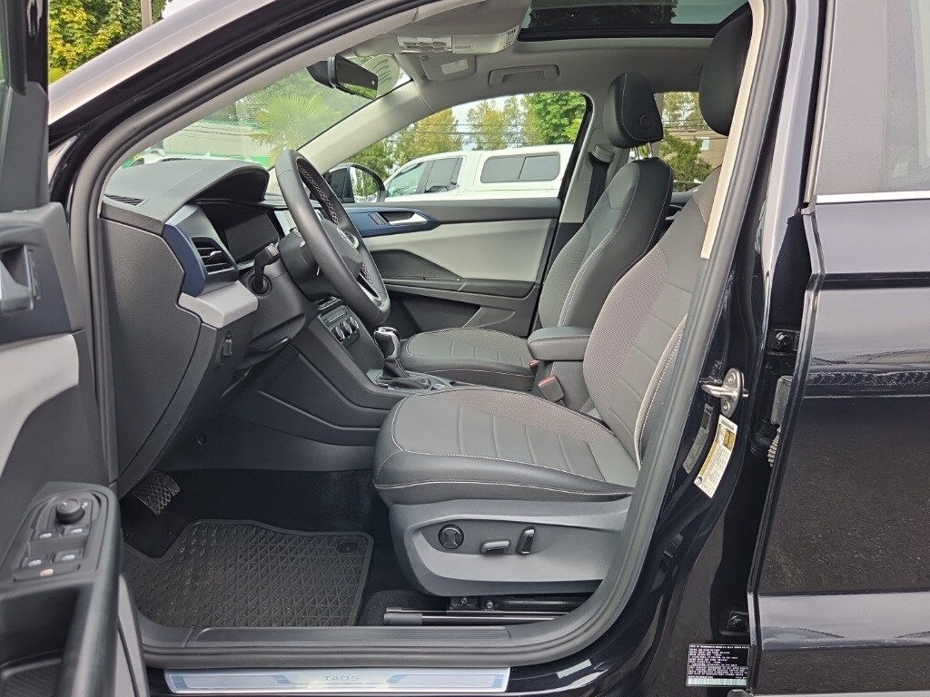 2022 Volkswagen Taos SE photo 4