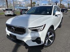 2025 Volvo XC40 B5 Core Bright Theme AWD SUV