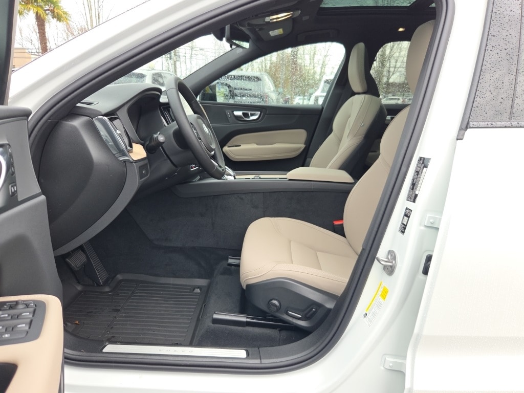 New 2026 Volvo XC60 B5 Core SUV