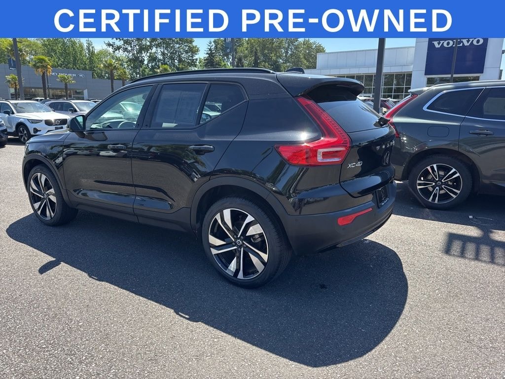 Certified 2025 Volvo XC40 B5 Plus Dark Theme SUV