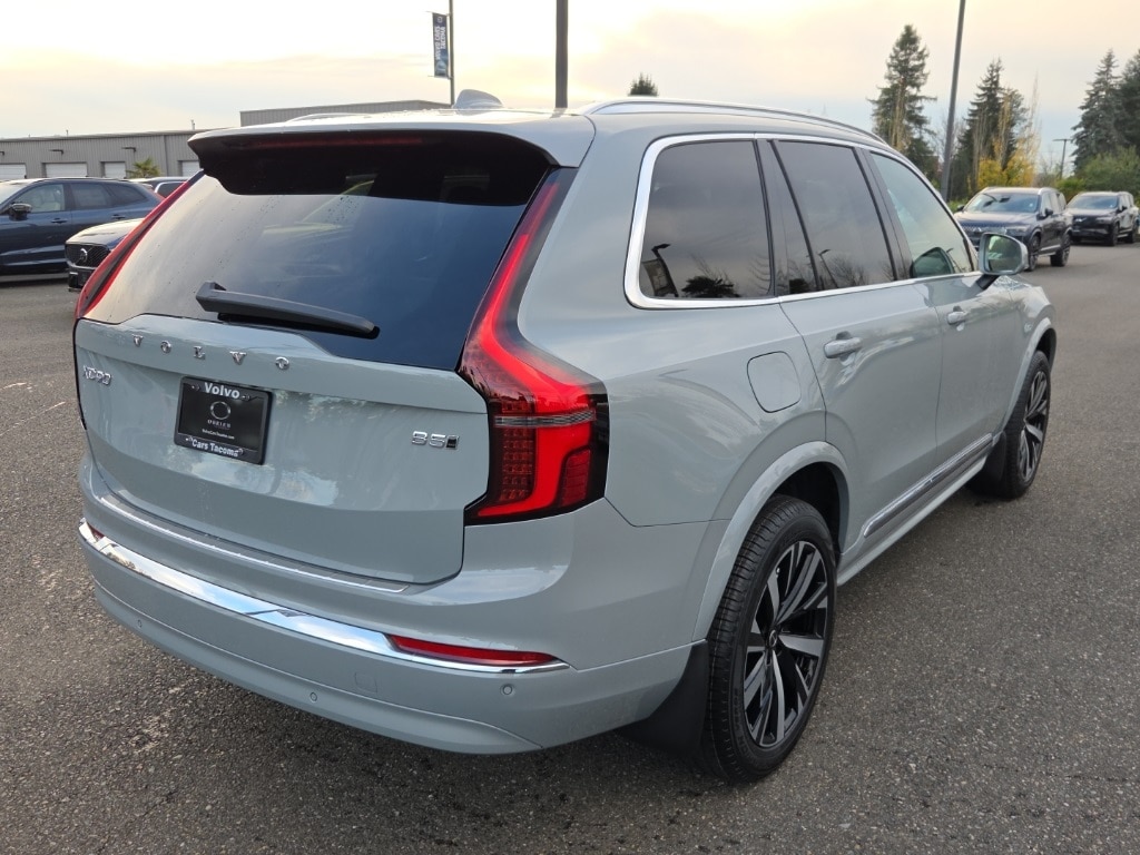 New 2026 Volvo XC90 B5 Core SUV