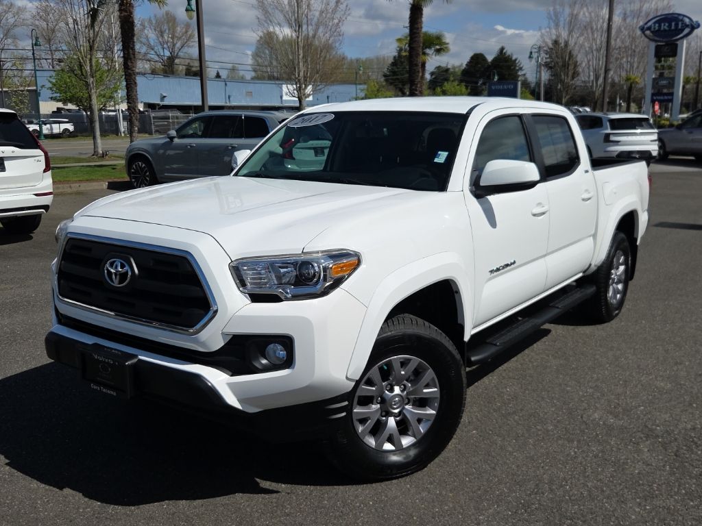 2017 Toyota Tacoma SR5 Double Cab 4x4 V6 Auto Short Bed's photo