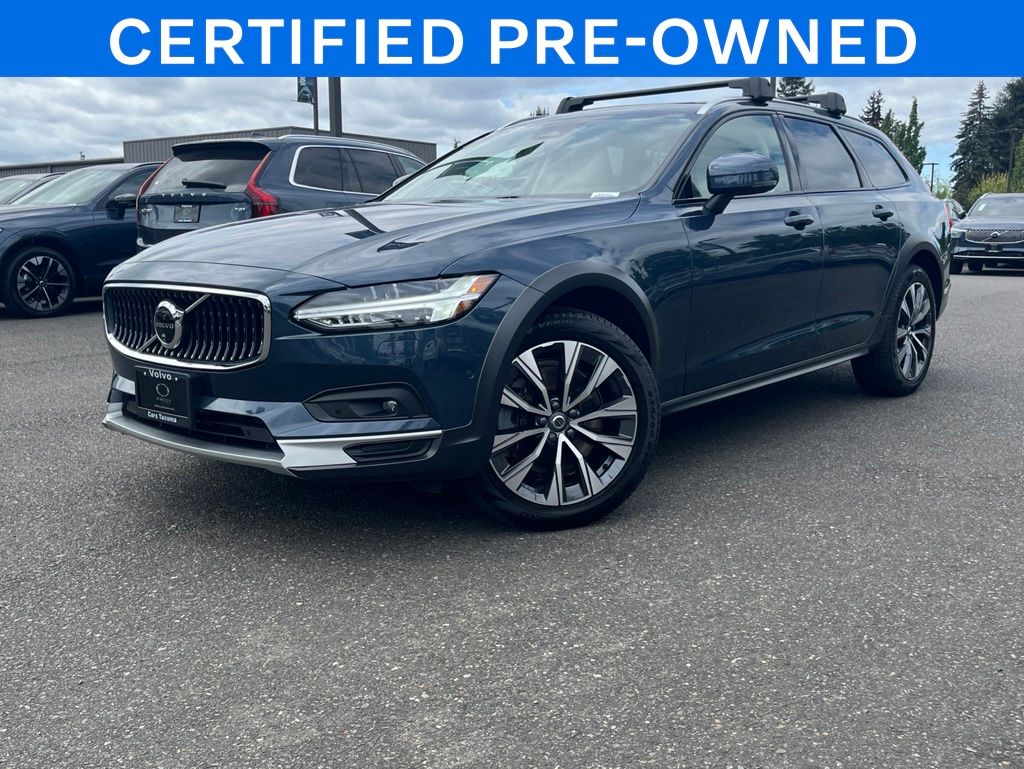 2025 Volvo V90 Cross Country B6 Plus AWD's photo