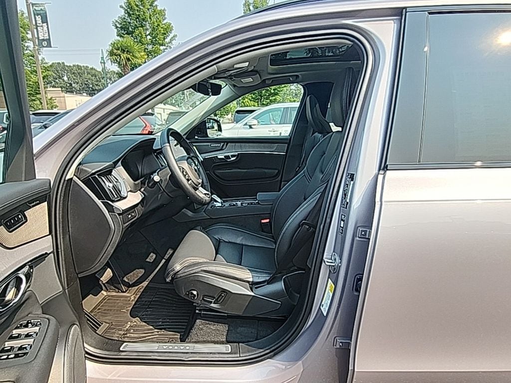 New 2026 Volvo XC90 plug-in hybrid T8 Ultra Dark Theme 6-Seater SUV