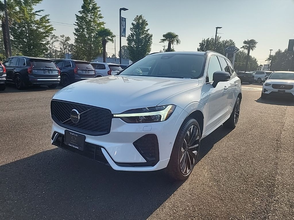 New 2026 Volvo XC60 plug-in hybrid T8 Ultra SUV
