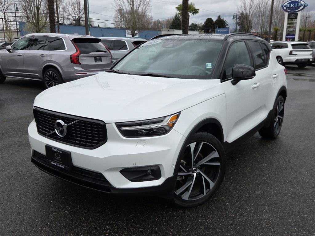 2020 Volvo XC40 R-Design