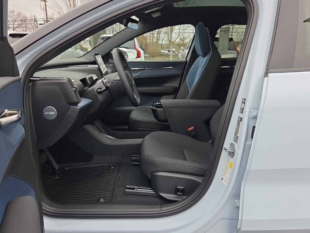 New 2026 Volvo EX30 Twin Motor Ultra SUV