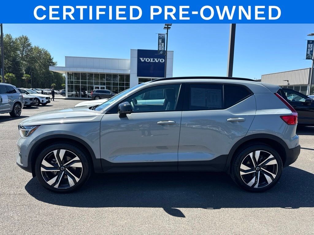 Used 2024 Volvo XC40 B5 Plus Dark Theme SUV