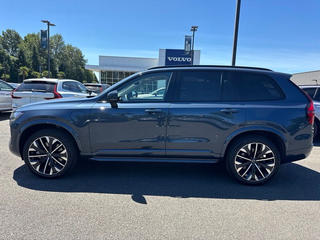 New 2026 Volvo XC90 plug-in hybrid T8 Ultra Dark Theme 7-Seater SUV