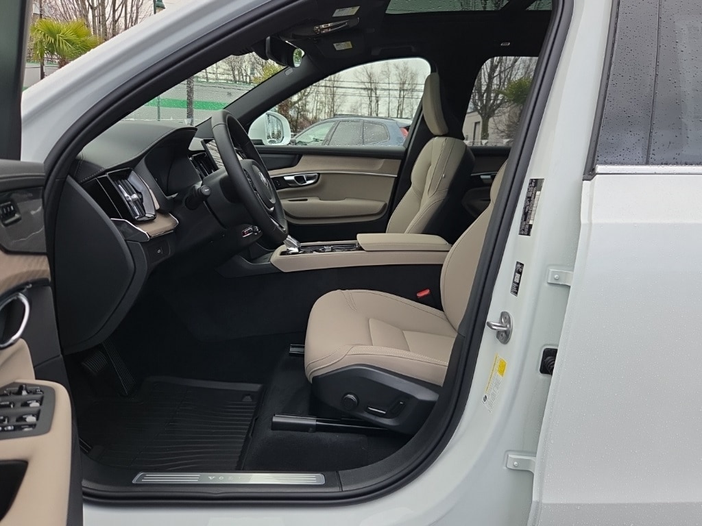 New 2026 Volvo XC90 B6 Plus 7-Seater SUV