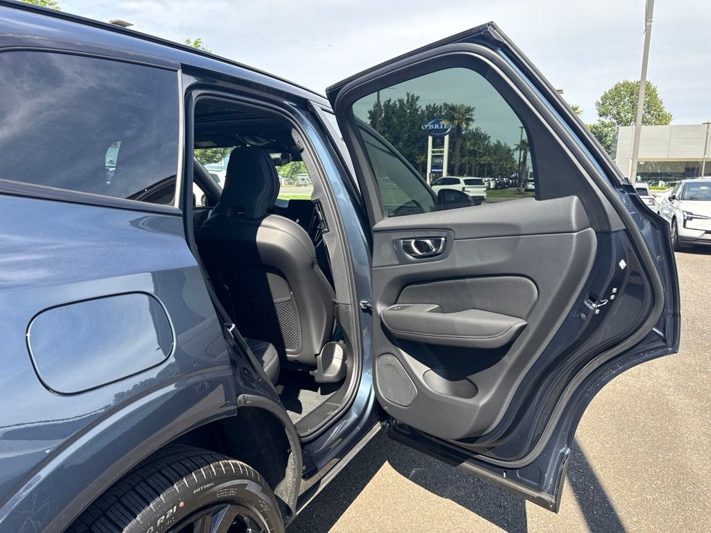 2026 Volvo XC60 Ultra - Photo 17