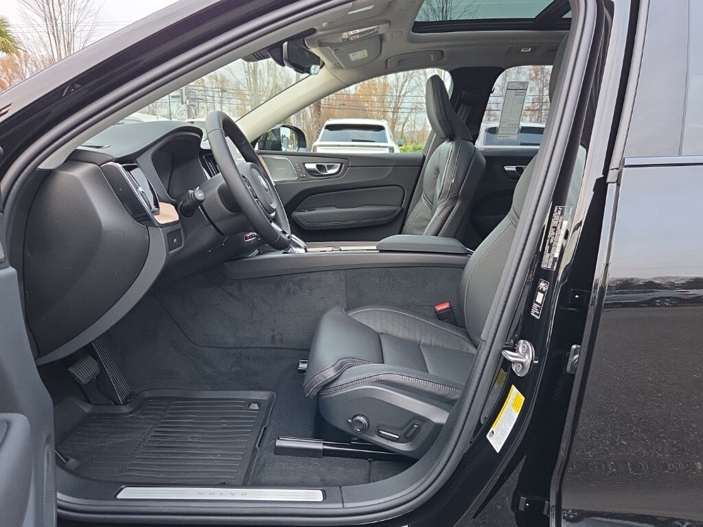 New 2026 Volvo XC60 B5 Ultra SUV