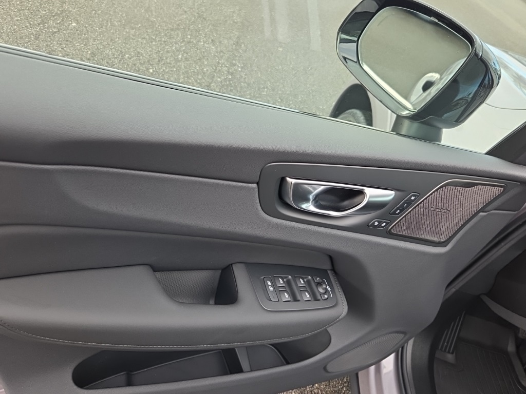 New 2026 Volvo XC60 B5 Plus SUV