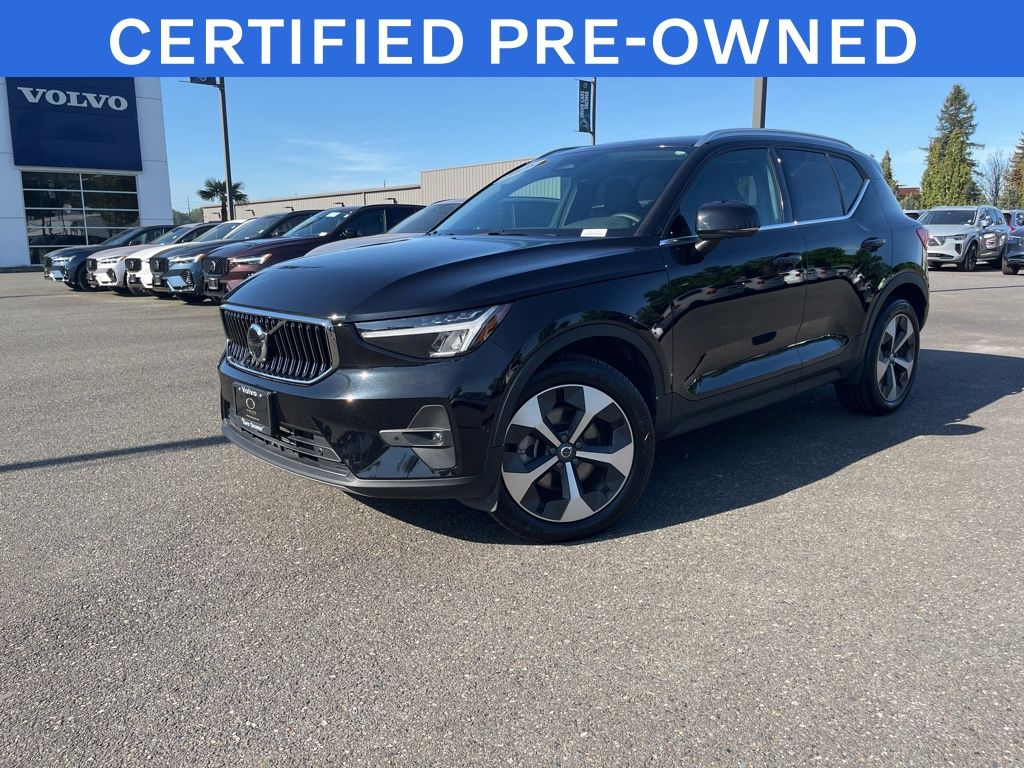2025 Volvo XC40 B5 Plus Bright AWD's photo